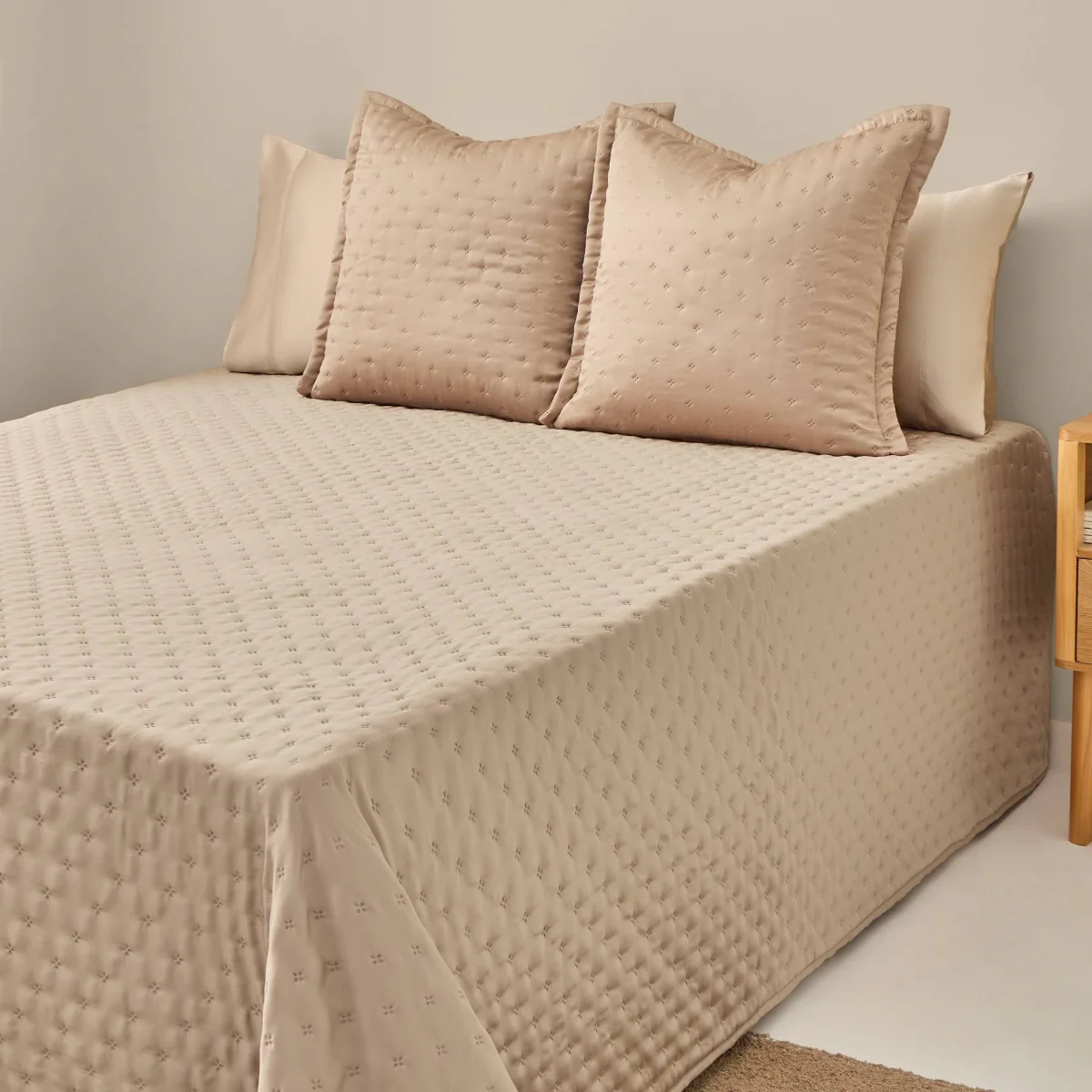 Colcha satinada con acolchado sin costuras Felsilk